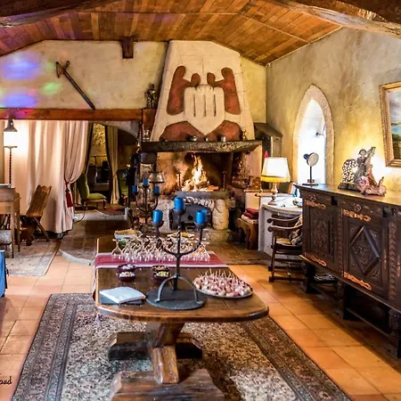 فندق مبيت وإفطار La Chaumiere Magique Des Elfes Et Son Escape Game Servas (Gard)